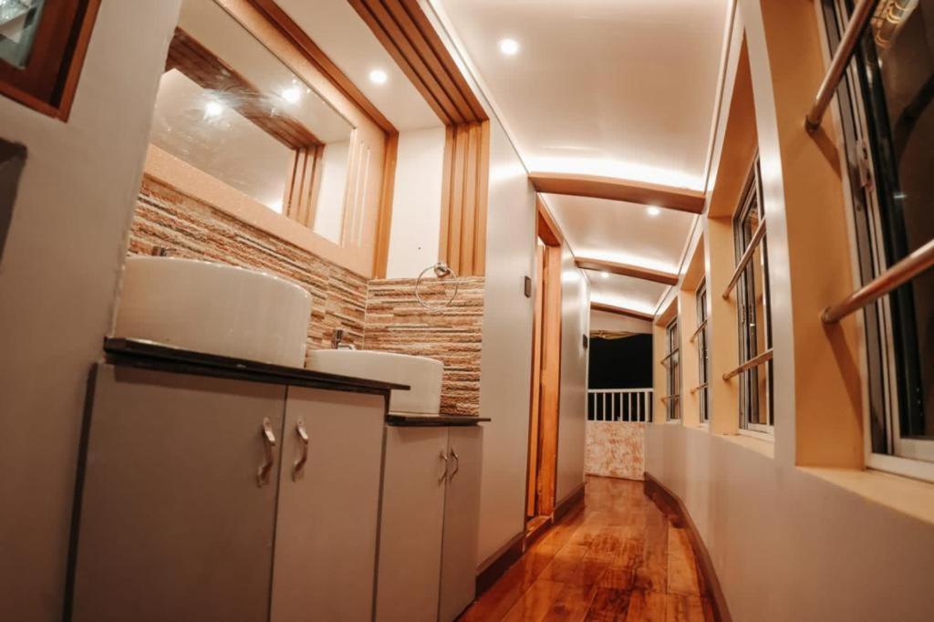 Venice Premium Houseboats Alleppey Alappuzha Exterior photo