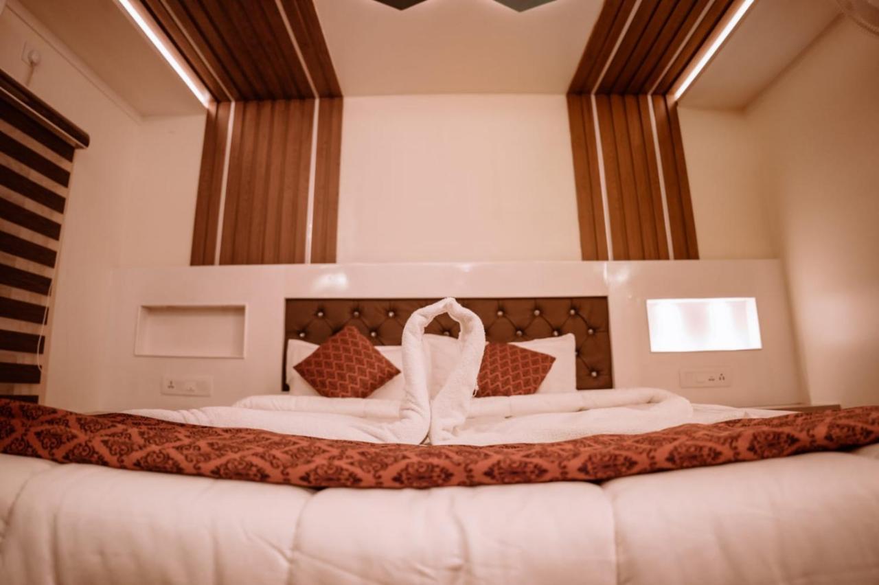Venice Premium Houseboats Alleppey Alappuzha Exterior photo