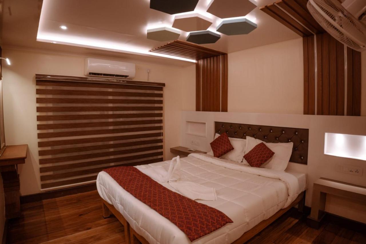 Venice Premium Houseboats Alleppey Alappuzha Exterior photo