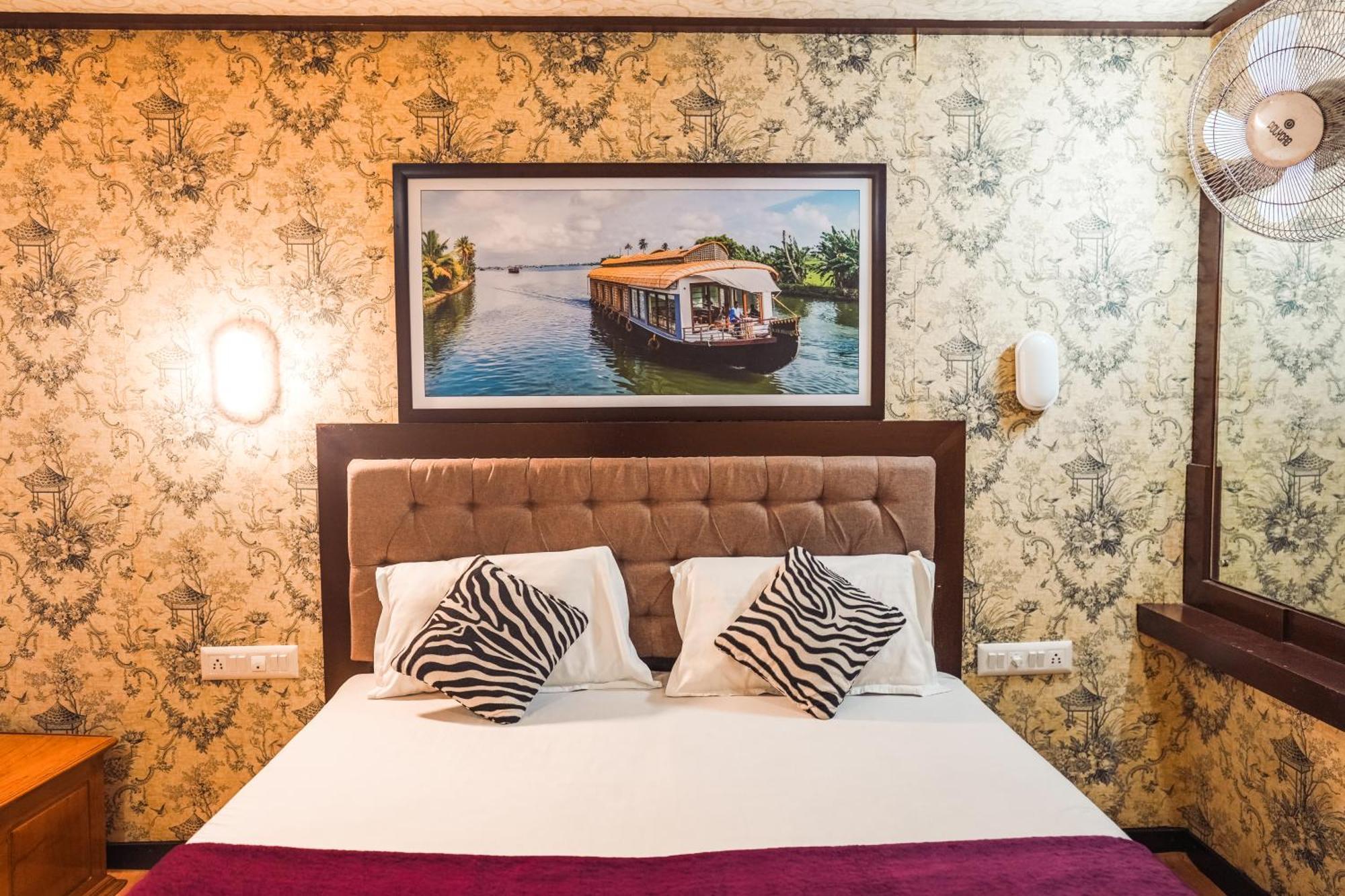 Venice Premium Houseboats Alleppey Alappuzha Exterior photo