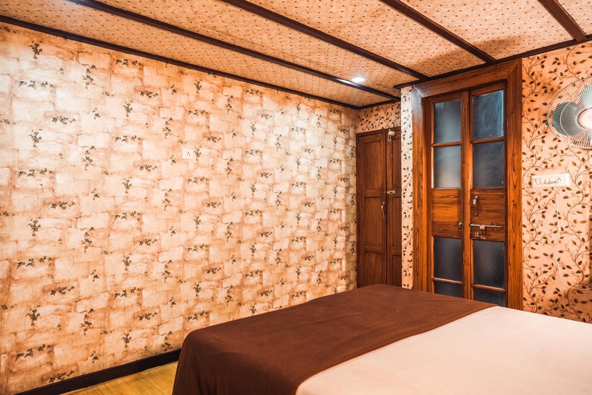 Venice Premium Houseboats Alleppey Alappuzha Exterior photo