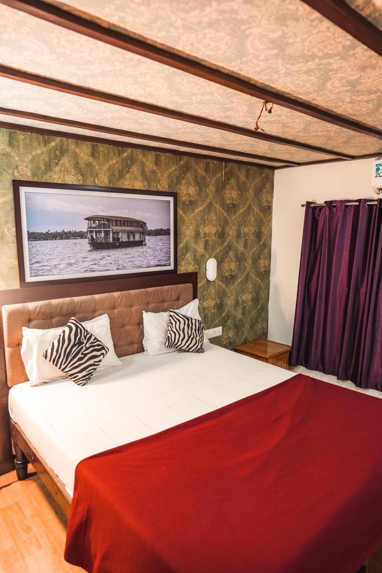 Venice Premium Houseboats Alleppey Alappuzha Exterior photo