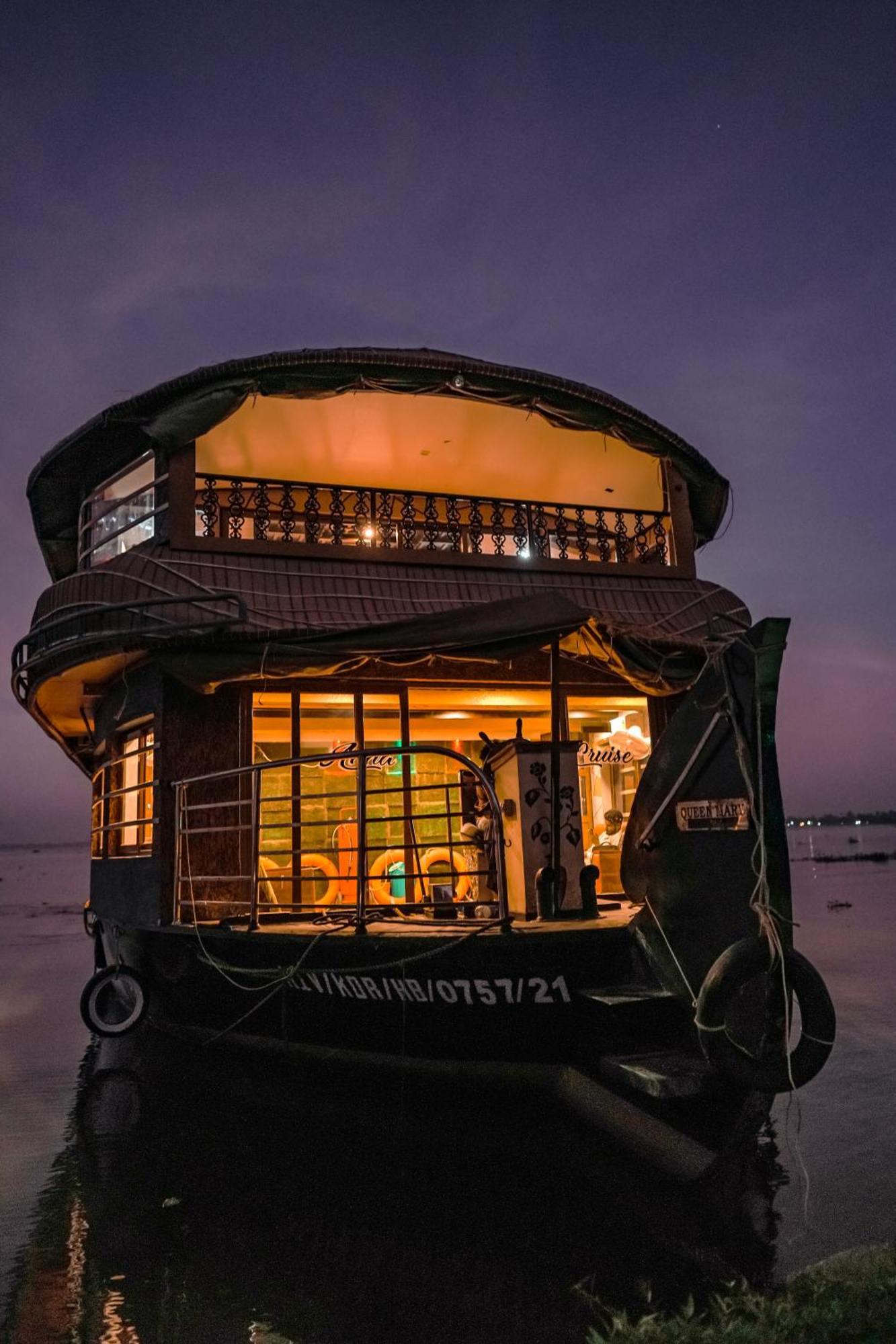 Venice Premium Houseboats Alleppey Alappuzha Exterior photo