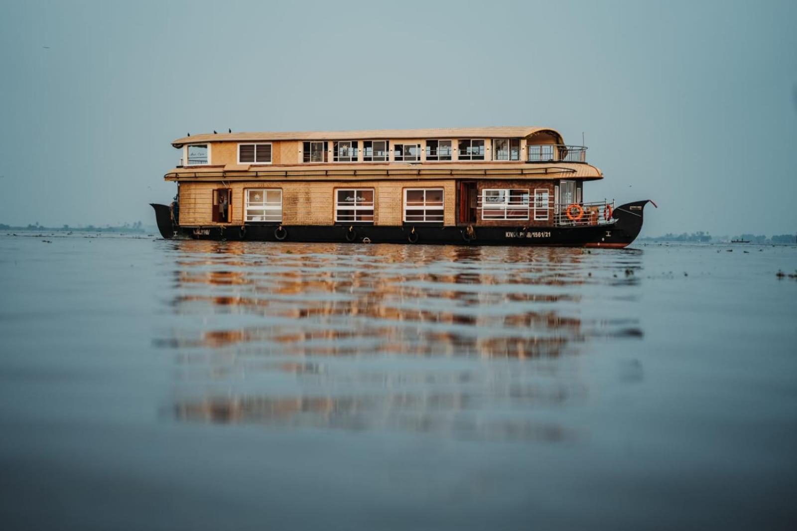 Venice Premium Houseboats Alleppey Alappuzha Exterior photo