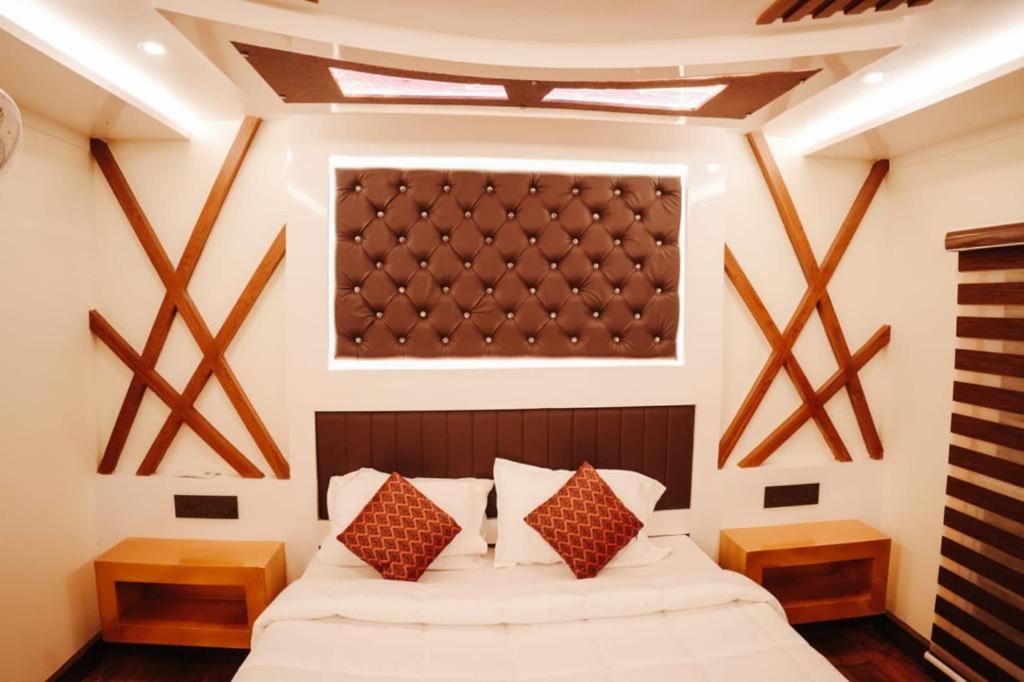 Venice Premium Houseboats Alleppey Alappuzha Exterior photo